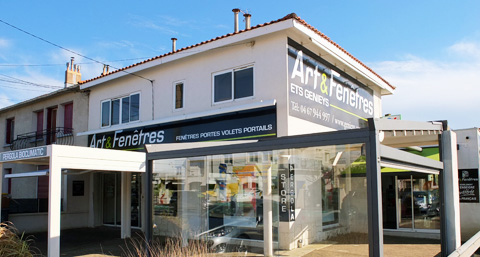 Façade magasin Art & Fenêtre Ets Genieys à Agde
