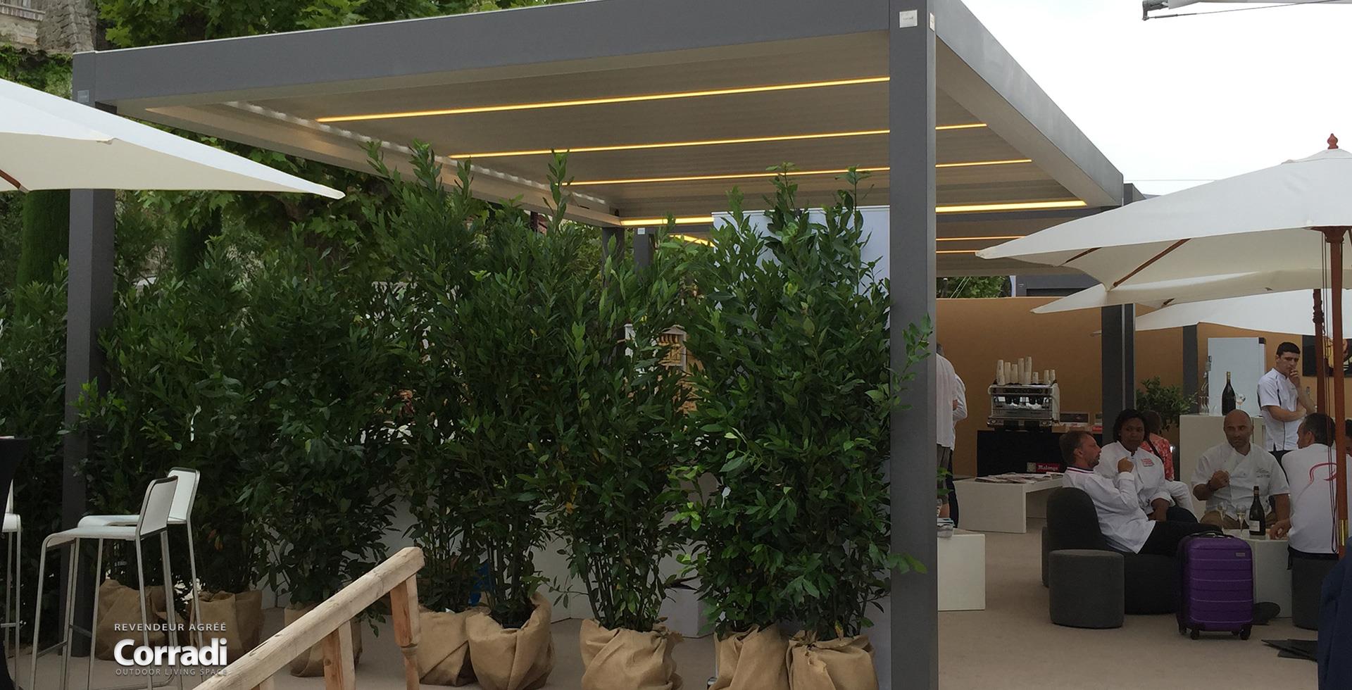 Pergola à toiles étanche rétractable pour les professionnels